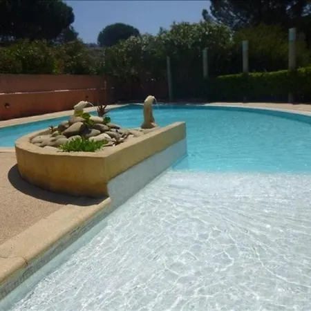 Le Lavandou, 2 Pieces, 4 Personnes - Fr-1-251-634 Le Lavandou